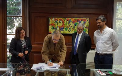 Convenio permitirá realizar estudio sobre niños y adolescentes migrantes en Santiago y Antofagasta